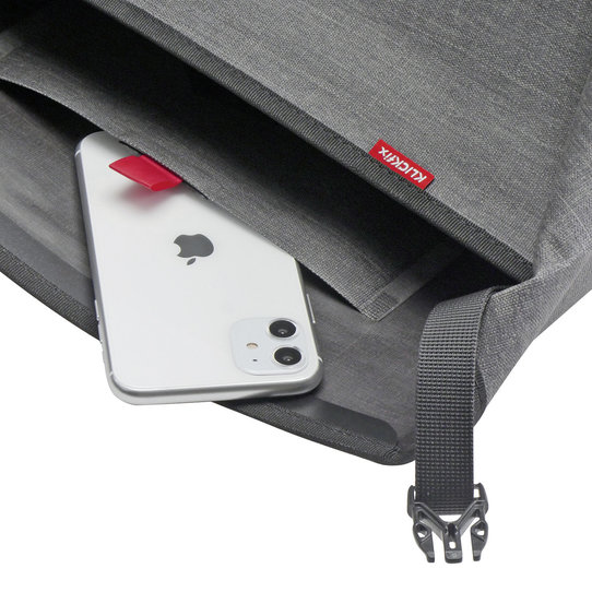 Lightpack Max Waterproof, Spacious handlebar bag with waterproof smartphone compartment